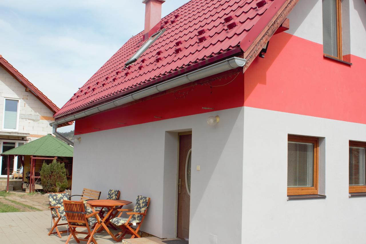 Petunia-Dom S Dvoma Spalnami Bešeňová Buitenkant foto